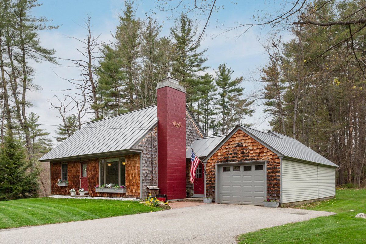 RapsonRENH's tweet photo. Just Listed!
212 Hopkinton Road / Concord, NH, 03301
3 Bed / 2 Bath / 1,686 SqFt / 1.03 Acres / $460,000

Showings start Friday, May 6 from 5-7 by appointment only.
Additional showings on Saturday 1 to 3 PM, again please book your slot.

https://t.co/ZPwjc38g1w https://t.co/NpiWVgu9PT