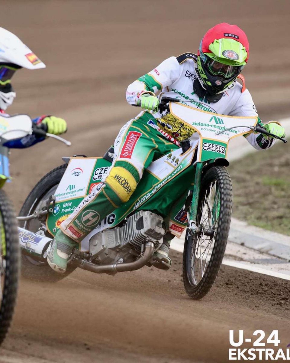 🚀🦁|

#FridayFeeling <a href="/CKM_Wlokniarz/">Włókniarz Częstochowa</a> style❗️

💚🤍