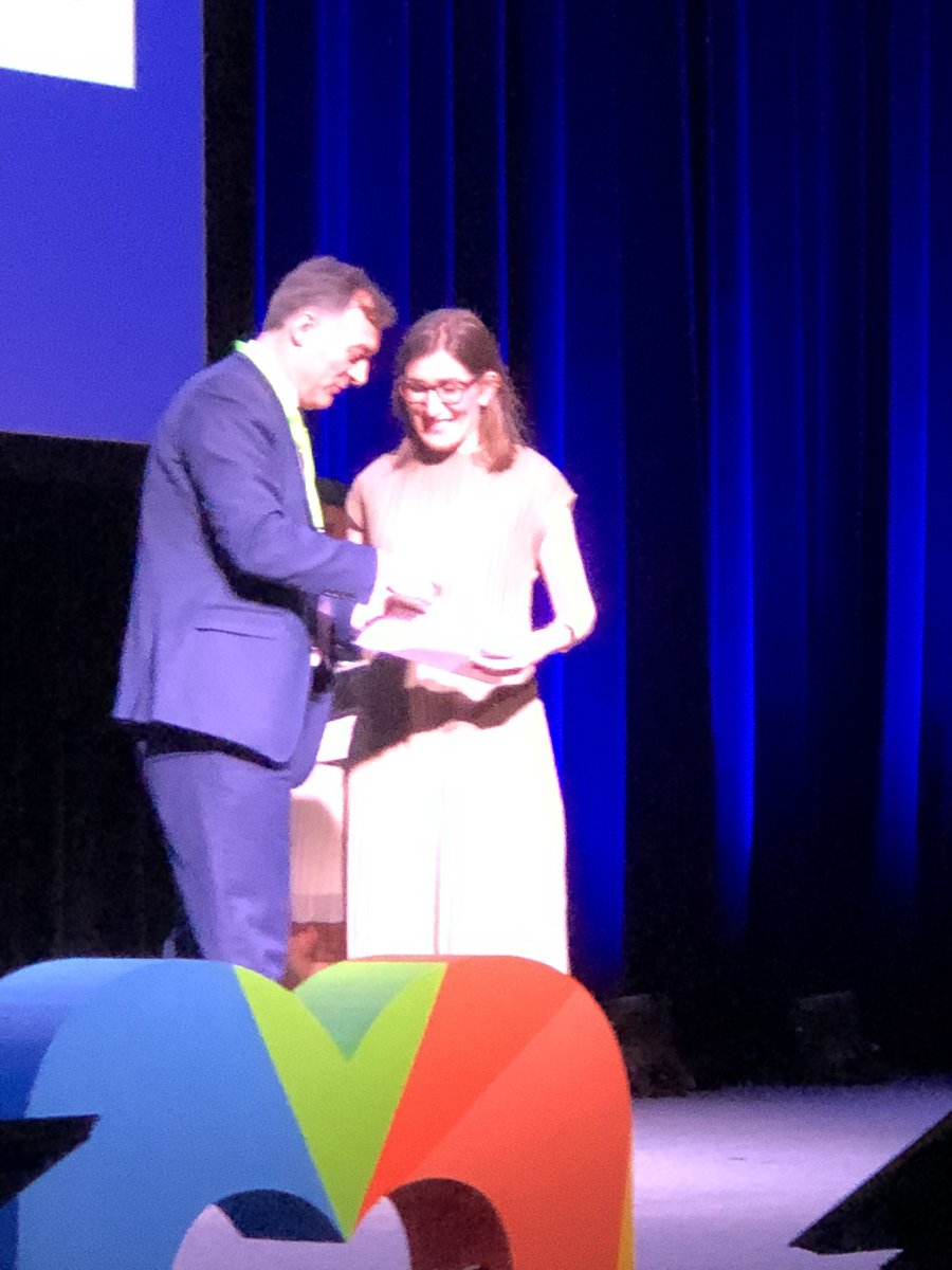 jjorgepoveda's tweet photo. Reconocimiento de @SEFAC_aldia en el @Congreso_SEFAC #SEFAC2022 a la Doctora Amparo Bonilla como la mejor tesis doctoral!!! 👏👏👏 https://t.co/f3LfoEVtE6