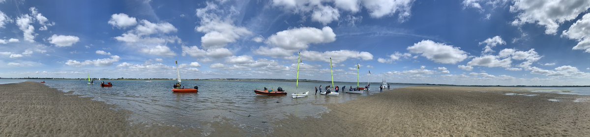 DroxfordJun's tweet photo. Landed at a sand bar in Langstone Harbour, Portsmouth @AS_Centres to practice sailing drills…and sea the seals! #year5residential https://t.co/71nEf7lf6z