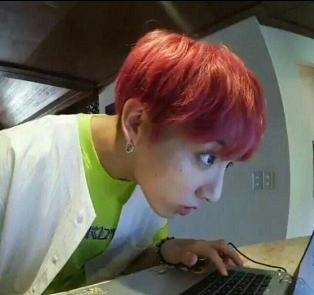 ron_twt7's tweet photo. @partaetae Jungkook will find a way https://t.co/66fcI2I9ua