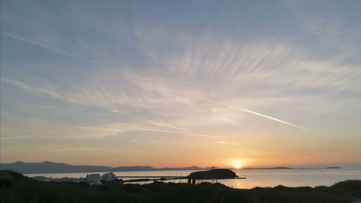 “What are you doing?” Is a phrase my brain has been screaming at me recently.

It was yelling it on my last shift at work, as I bravely smiled at all the ‘good lucks’ and the ‘wish I was going’ type comments. I nodded, I was lucky. Right?..

buff.ly/3MSBcWz