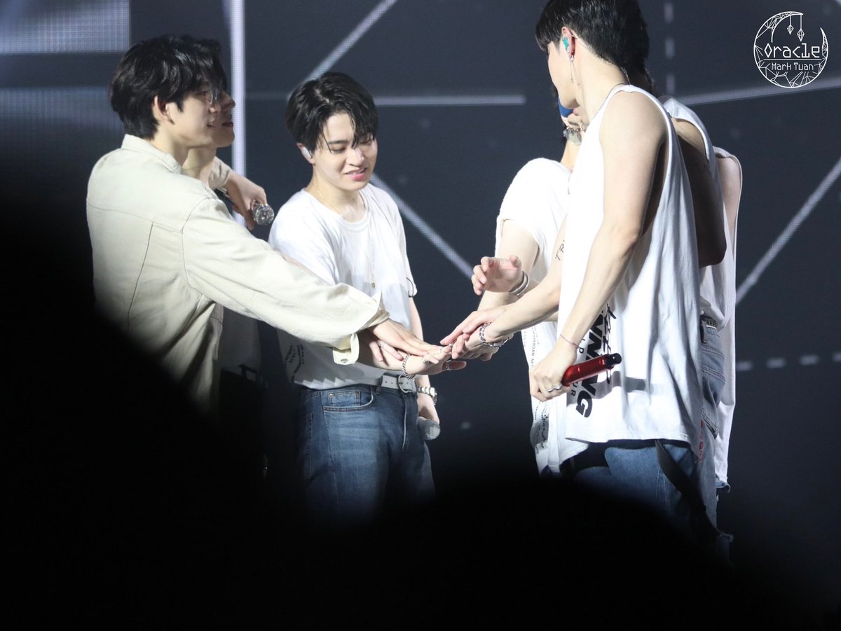 OracleMarktuan's tweet image. 🎊축하🎊

#GOT7 #갓세븐 #MARK #JAYB #JACKSON  #JINYOUNG  #YOUNGJAE #BAMBAM #YUGYEOM #마그 #제이비 #잭슨 #진영 #영재 #뱀뱀 #유겸 #IGOT7 #아가새