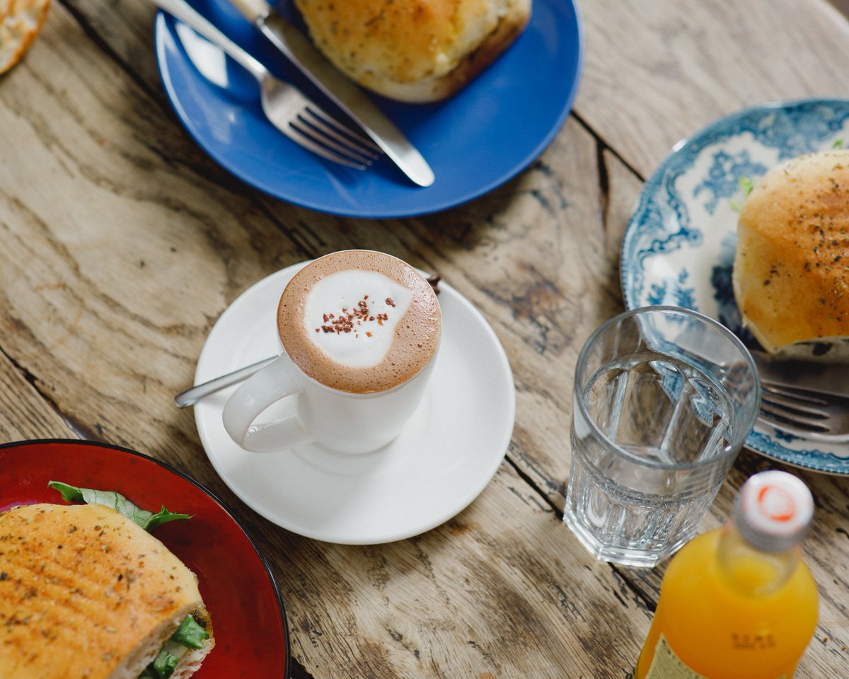 Experience 'that Friday feeling' with a gourmet foccacia stuffed with mozzarella, our own pesto, peppadews, and greens. Our luxurious hot chocolate - handmade in Pittenweem - is the perfect accompaniment. Discover more at pittenweemchocolate.co.uk. Happy Weekend...