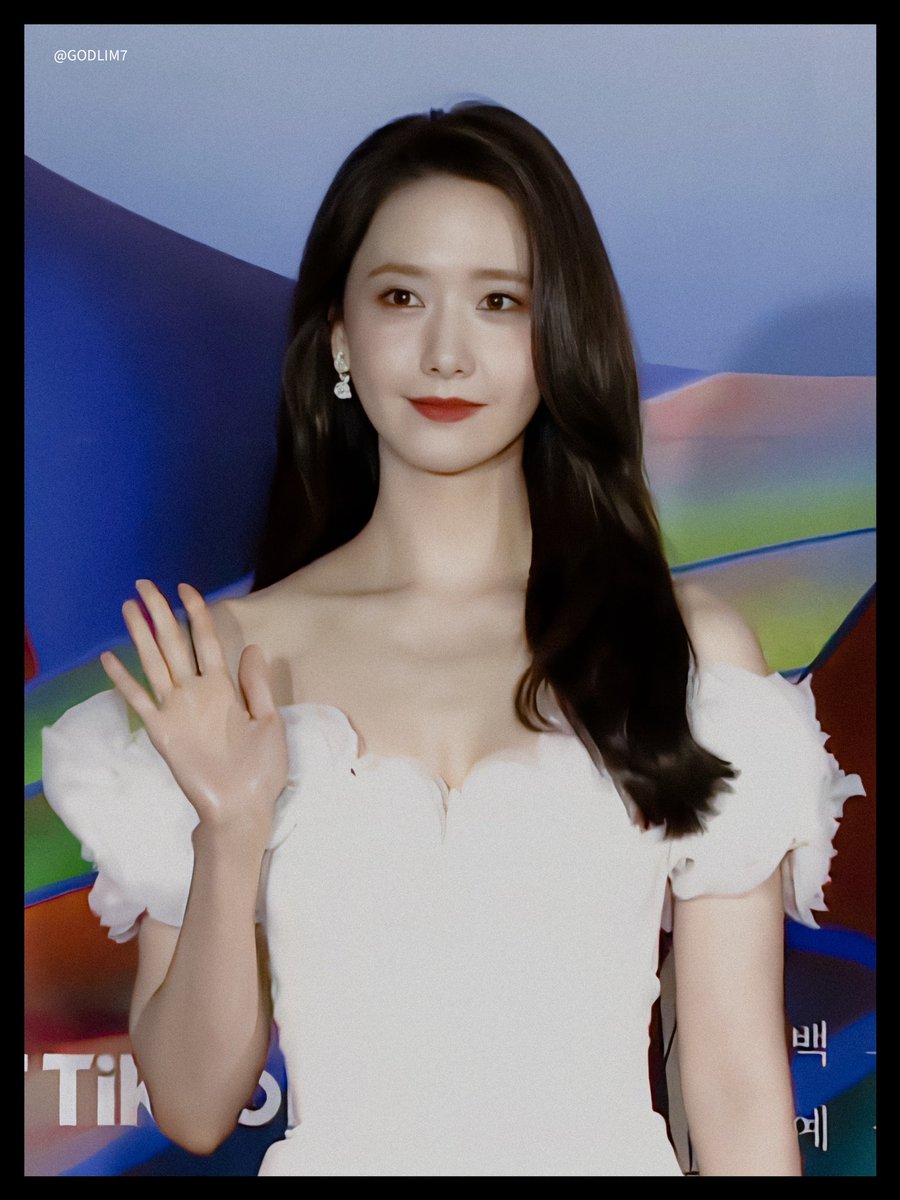 GodLim7's tweet photo. #임윤아 #윤아 #YOONA https://t.co/3mBYWfiRH0