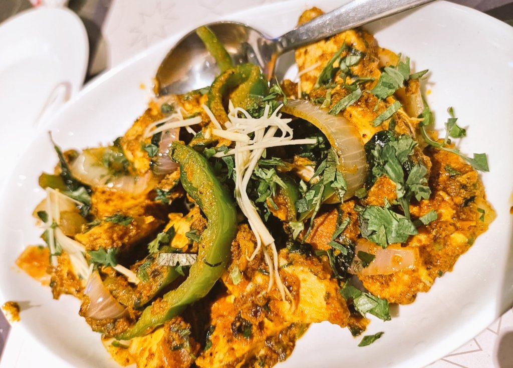 HawkerHomemade's tweet photo. #ChickenPepperFry #yummy #spicychickenitem #food #foodblog #foodblogger #foodloversspace #homemadehawker 🤩🤤🤤🤤🤤 https://t.co/AmwuifdcDZ