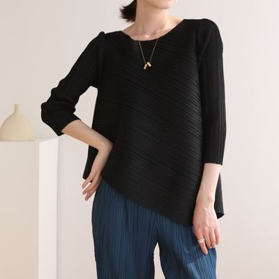 miracikcit's tweet photo. Kain pleated ni memang best, nak siap express! Tak payah gosok tapi baju maintain auto lawa bila pakai. Harga pun teramatlah murah tp kualiti kain best tau. Beli sini 👉 https://t.co/1m4A18IKoT https://t.co/e3lkKbOpeB
