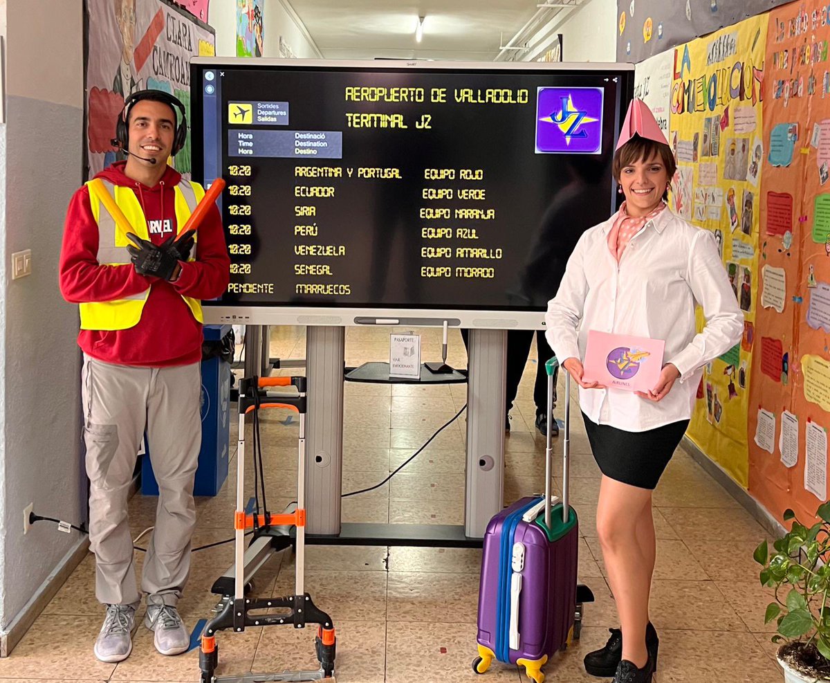 CEIPJOSZORRILL1's tweet photo. Hoy ha sido un día de mucho ajetreo. Se abría la nueva terminal de vuelos internacionales JZ. Menos mal que nuestros alumnos tenían sus pasaportes listos y han podido viajar sin problema. @educacyl https://t.co/RkkhHHP7AS