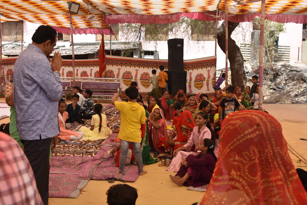 ભાવનગરના પ્રસિદ્ધ રુવાપરી મંદિરની બાજુમાં આવેલ જગરાય માતાજી ના મઢે સમસ્ત ખોડા પરિવાર દ્વારા આયોજિત પ્રાણ પ્રતિષ્ઠા મહોત્સવમાં સહભાગી થઇ માતાજીની પૂજા - આરાધના કરવનો મંગલ અવસર પ્રાપ્ત થયો. આ પ્રસંગે સૌના જીવનની સુખ-શાંતિ અને સમૃદ્ધિ માટે માઁ ના ચરણોમાં પ્રાર્થના કરી.