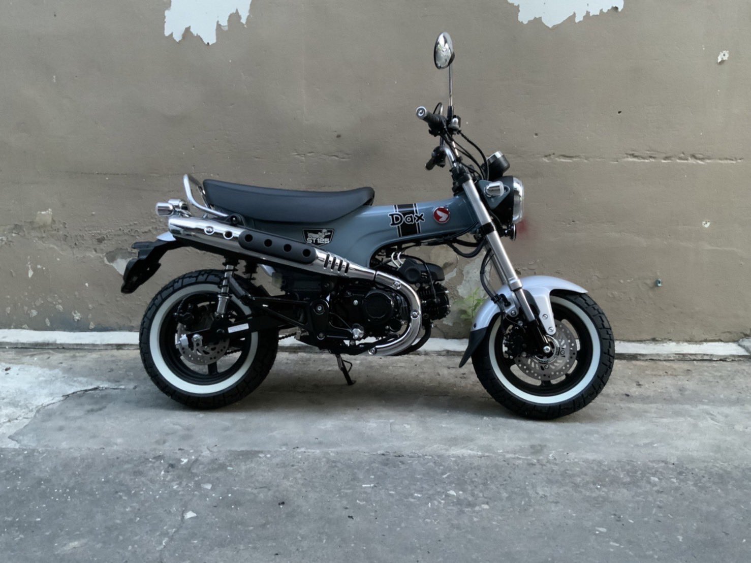 ホワイトリボンタイヤ2本セット 3.50-10 (ベスパ DAX シャリー ） ホワイトリボンタイヤ2本セット 3.50-10 (ベスパ DAX シャリー