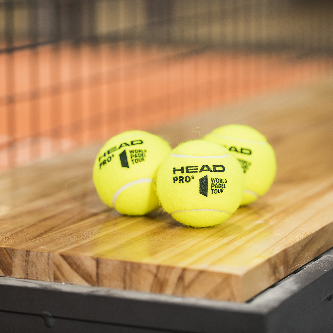 HEAD_PADEL's tweet photo. Pro or Pro S 🎾?
Padel Pro offer great control and extended durability. Perfect for hot temperatures and high places.
Padel Pro S offer control, extended durability and increase speed. Perfect for wet conditions and cooler temperatures.
#HEAD #HEADPadel #padel #HEADballs https://t.co/74wxt5afye
