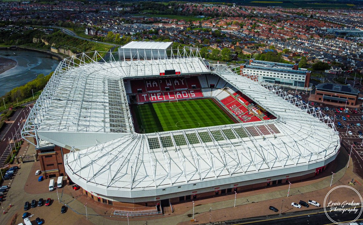 LGPhotography13's tweet photo. 🔴⚪️HA'WAY THE LADS🔴⚪️

Best of luck to the lads today against Sheffield Wednesday! Gonna be an unbelievable crowd and atmosphere there today. Also, looking forward to seeing the flash display in the east end before the match. HA'WAY THE LADS!! https://t.co/drldh7Sjs4
