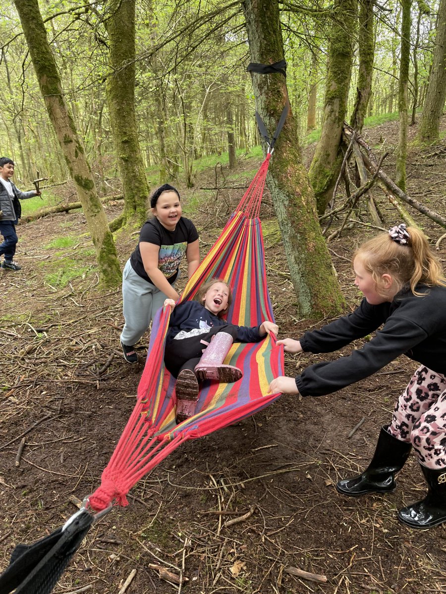 WestStreetPS's tweet photo. New post (Secret visitors in the forest...) has been published on West Street Community Primary - https://t.co/L1xG8cd7Dq https://t.co/rUpMWOLaTw