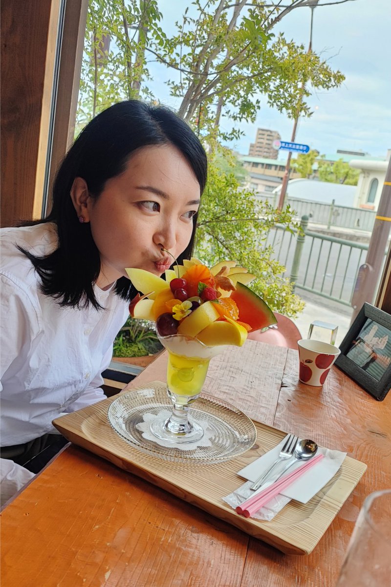 eri2oi's tweet photo. 今回の旅で最テンションあがりフードはこれだ〜!🍒🍉🥭🍇🍎🍊🍍🍈
浦上天主堂前のフルーツいわなが
フルーツパフェ🕊
#erigraphy https://t.co/tCk39joriT
