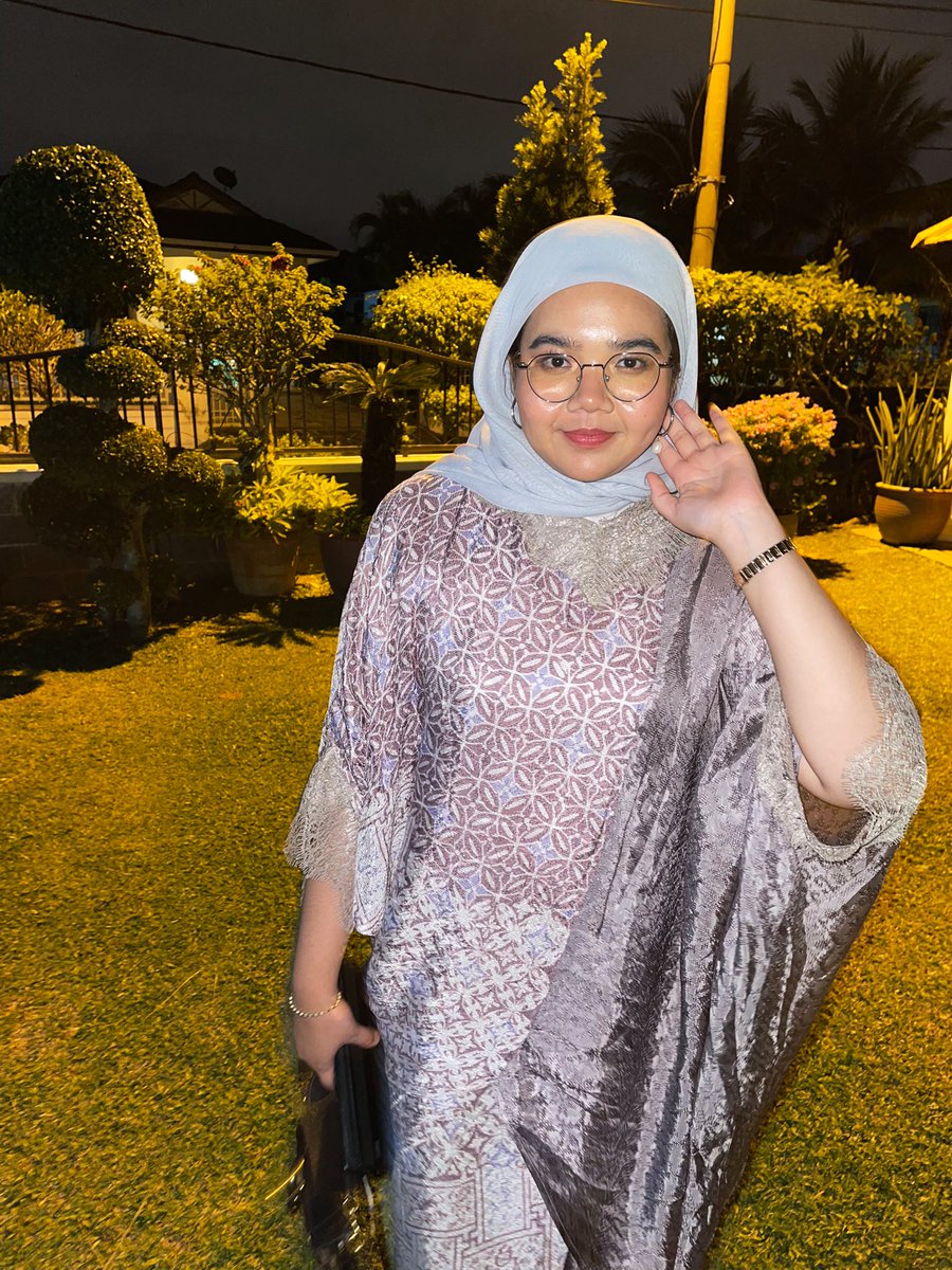 ishaohisha's tweet photo. Selamat Hari Raya 🤍 https://t.co/K8z7ZeiGf3
