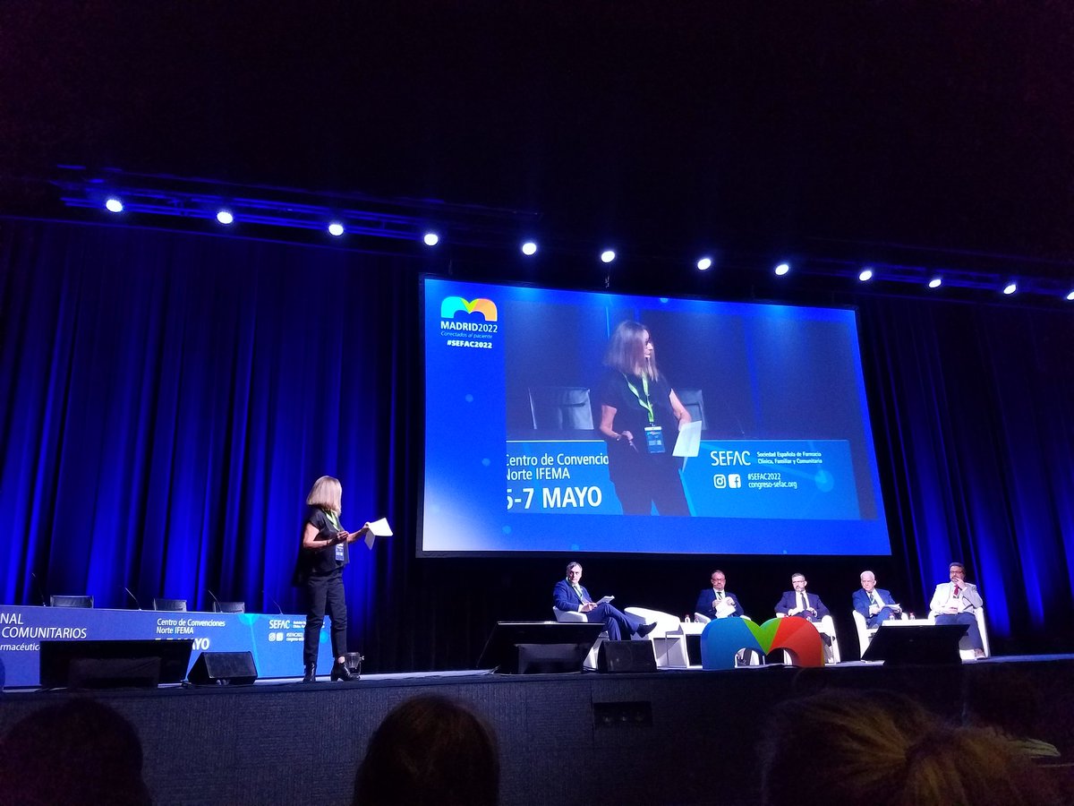 Lola Ruiz de <a href="/SEISeSalud/">SEIS eSalud</a> nos habla del problema de la desarticulación del sistema sanitario. Pero cuando sabes cómo te quieres posicionar en este sistema, las herramientas digitales serán un apoyo, no el fin último como farmacéuticos. #SEFAC2022 <a href="/SEFAC_aldia/">SEFAC</a> <a href="/Congreso_SEFAC/">Congreso_SEFAC</a>