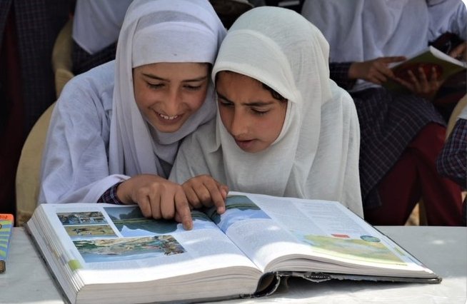 Books are most effective tool when it comes to educating younger generation😀
#WorldBookDay2022 
#Books_For_InnerPeace 
#JammuAndKashmir 
#Ramzan 
#Kashmir