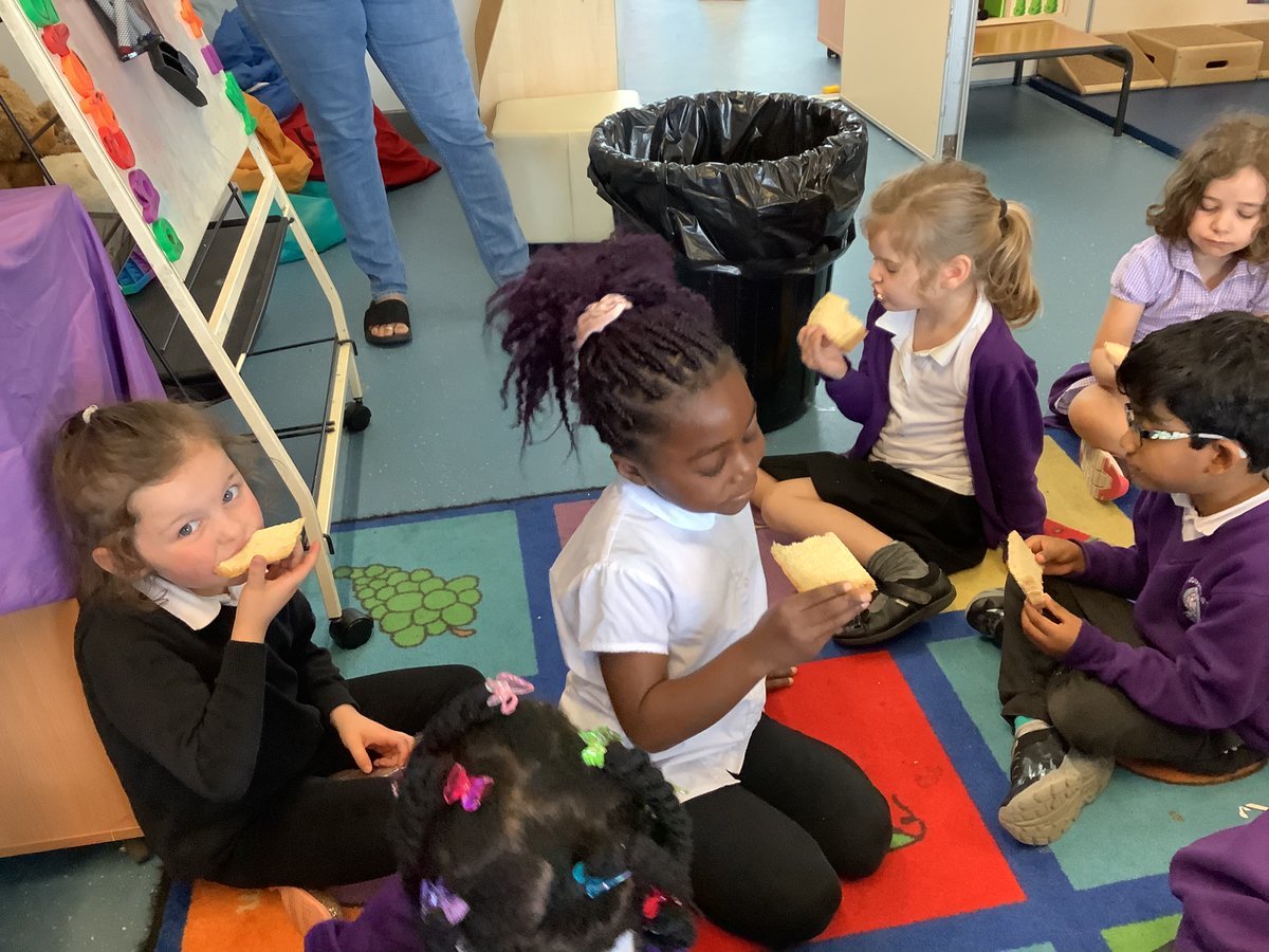 StJosephs_P6's tweet photo. We celebrated all our hard work this week by eating the delicious bread that we helped to make yesterday! Happy weekend everyone 🎉🍞 https://t.co/NRazEw6bDL