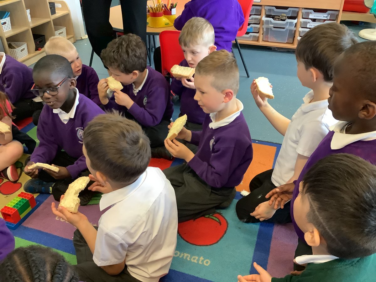 StJosephs_P6's tweet photo. We celebrated all our hard work this week by eating the delicious bread that we helped to make yesterday! Happy weekend everyone 🎉🍞 https://t.co/NRazEw6bDL