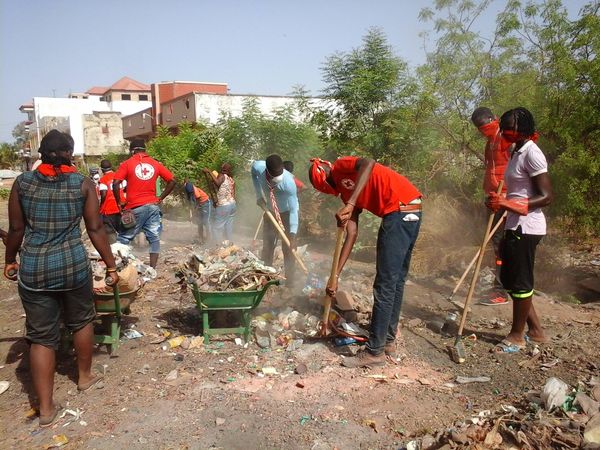 CSenegalaise's tweet photo. La @CSenegalaise prépare la célébration de la #Journéemondiale de la Croix-Rouge et du Croissant-Rouge édition 2022, le dimanche 8 mai 2022 à Pikine Icotaf Cité 2 dans la banlieue dakaroise, sous le thème : #SoyonsAimables #croyons au pouvoir de la gentillesse @IFRCAfrica #kebetu https://t.co/0bZx1rFF6d
