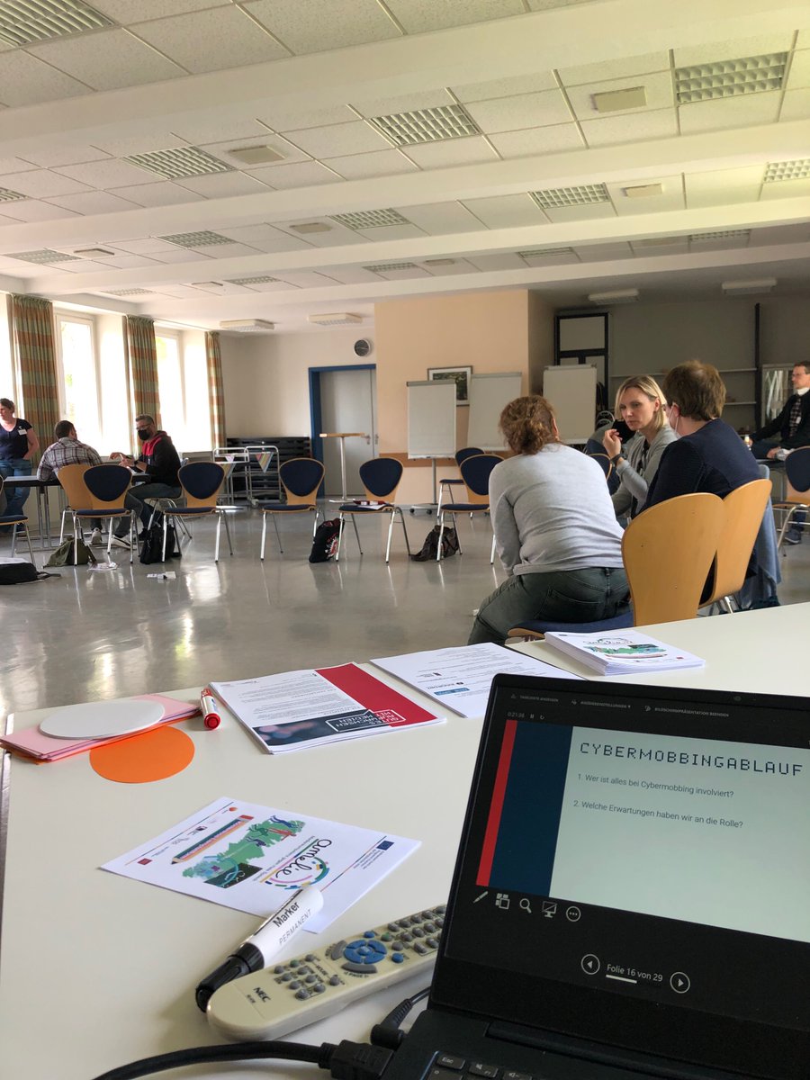 digitalechancen's tweet photo. Der Fachtag #KindgerechteDigitaleSchule in @KreisSoest war ein voller Erfolg! Vielen Dank für die Einladung &amp; die gute Zusammenarbeit🤗
Zur Pressemeldung: https://t.co/7dHcOp3ABl 
#Schutz #Befähigung #Teilhabe 

https://t.co/iQmmKpFmhG @inigamm #KulturTrifftDigital #AMeLiEproject https://t.co/QUR8J888qz