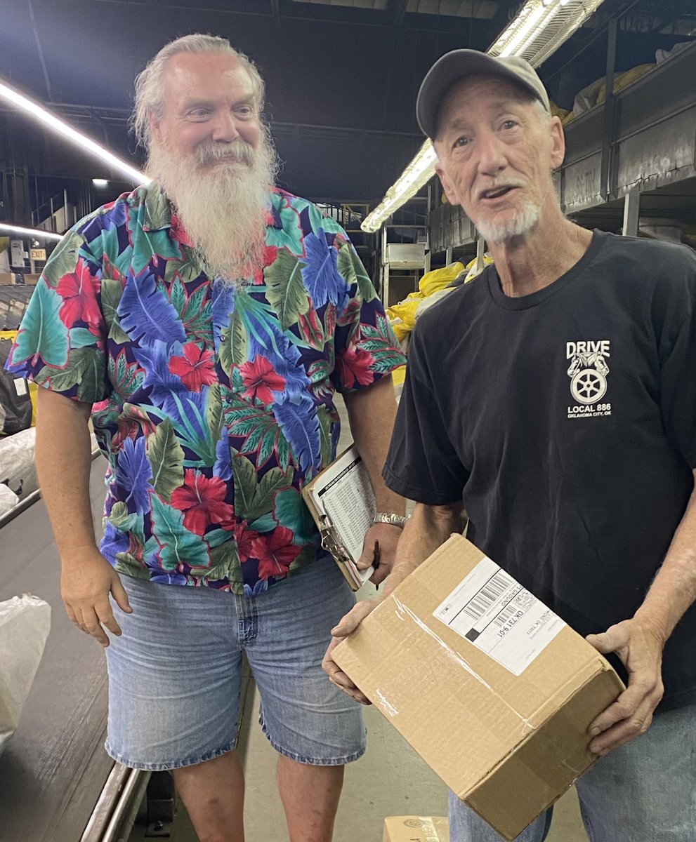 okc_preload's tweet photo. Today the #okcpreload #Demo #intheworkarea is always #LiftLower with a #SmoothSteady motion to avoid straining your back #Inbounds #secondary keeping it smooth Meek, Ellis & Byrd #8keys #OKC #UPS https://t.co/ZB4fAGPCJB