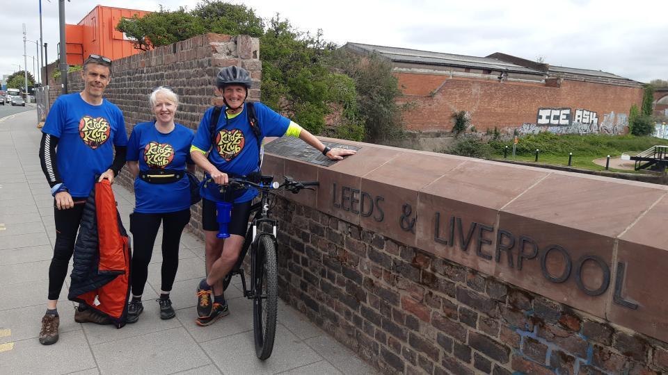 And here the Run the Canal fundraiser begins! #runthecanal #leeds #liverpool
Do follow us over the next 24 hours as we make our way back to Leeds