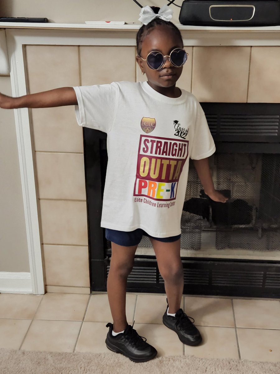 Dia_Colclough's tweet photo. "Hold on mommy, let me get my sunglasses!" #prek #eclc #seniorday https://t.co/DhzmmjinE4
