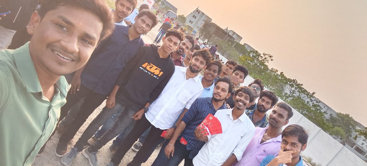 Online skfc 🏌️🎉

#Don #DonTrailer #DONfromMay13 

Live Update 
Stay Tuned <a href="/SKDT_Offl/">SK Designers Team</a>