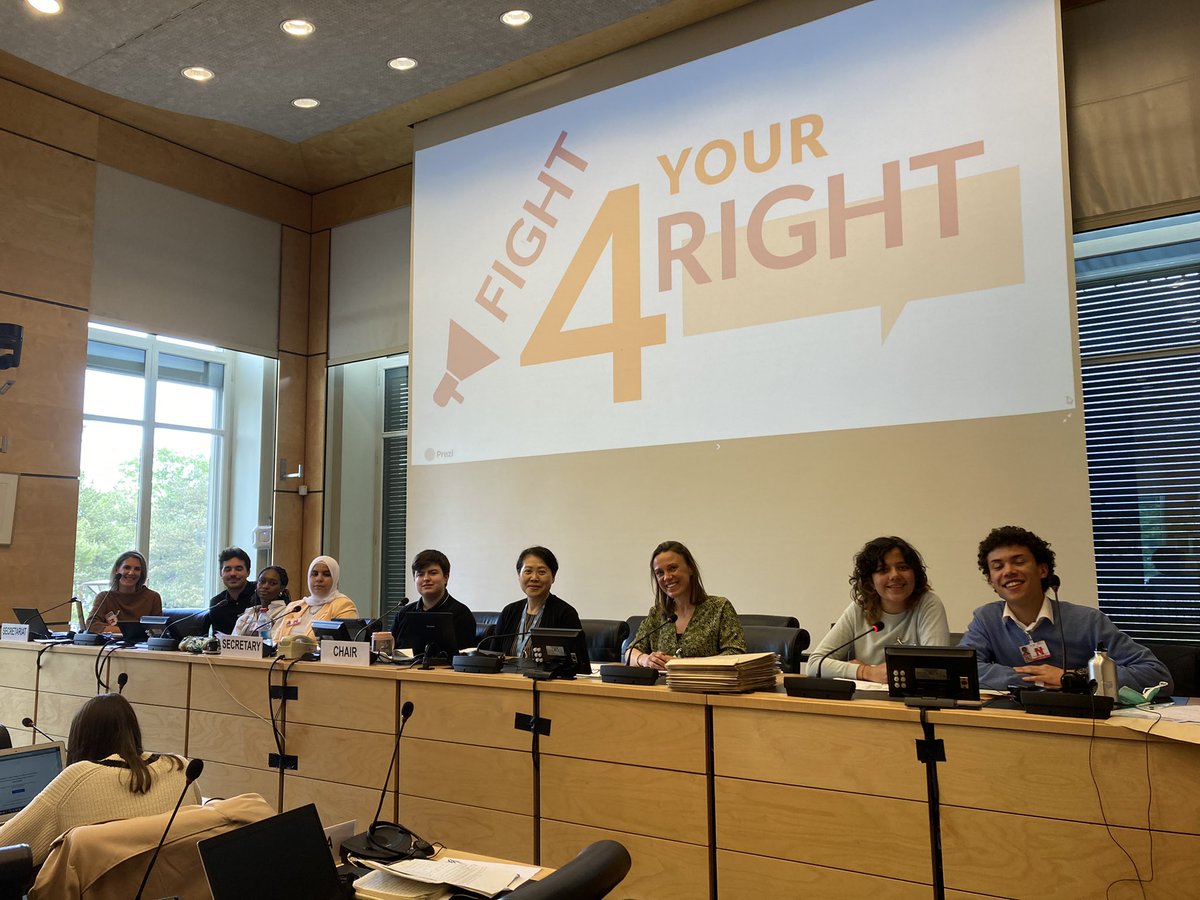 Les jeunes belges du projet Fight4YourRight présentent au Comité des droits de l’enfant leur version accessible à toutes et tous de ses observations finales. Un projet pour, par, avec les jeunes. C’est possible! C’est l’avenir! #UNCRC #F4YR #Participation