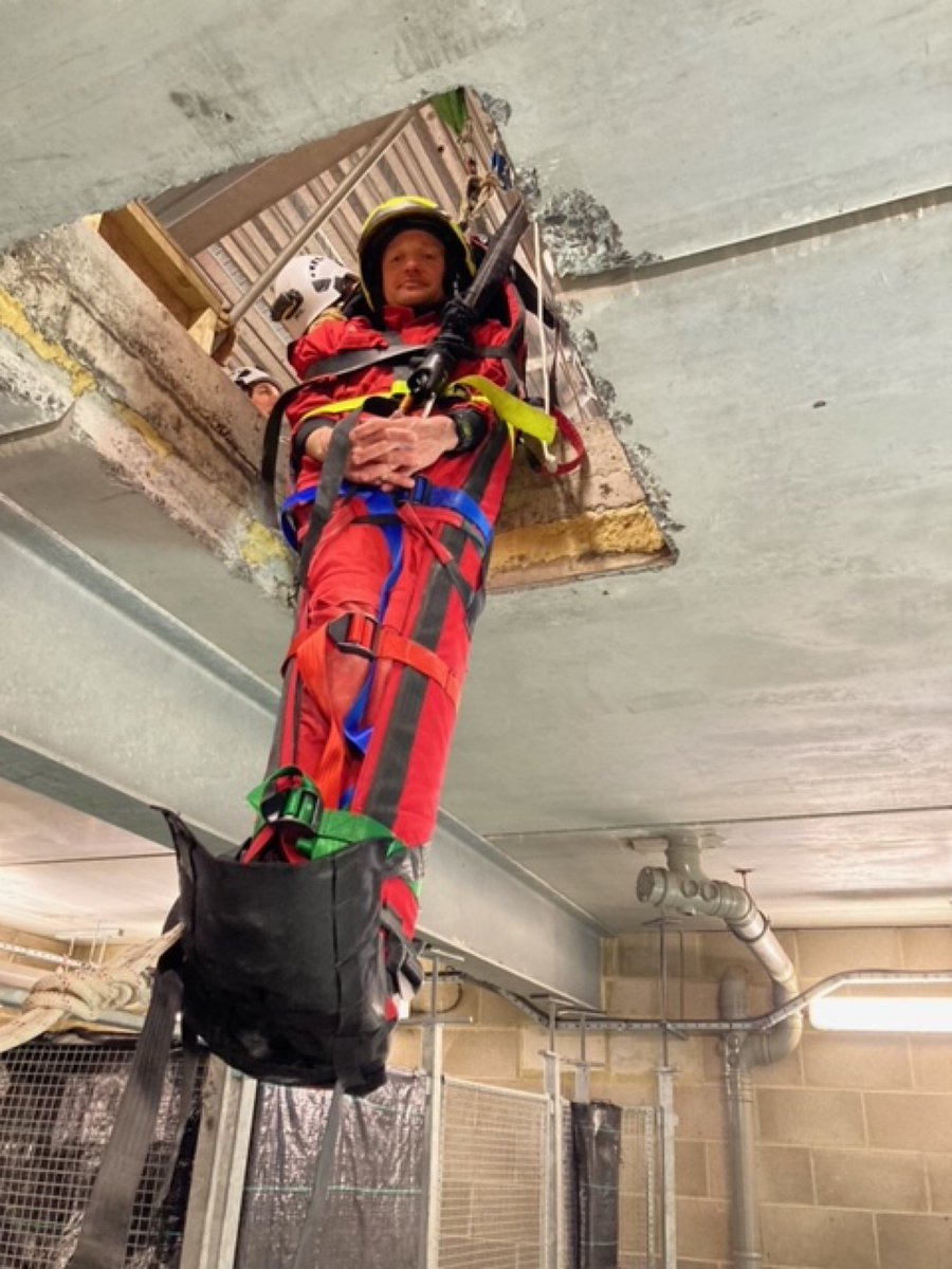 Glosfire's tweet image. The learning &amp;amp; development team have been training Coleford &amp;amp; Lydney crews in confined space rescue. A fantastic use of their rope rescue skills but with the addition of air monitors, breathing apparatus &amp;amp; tight spaces, a vast contrast to the cliff tops they are used to.