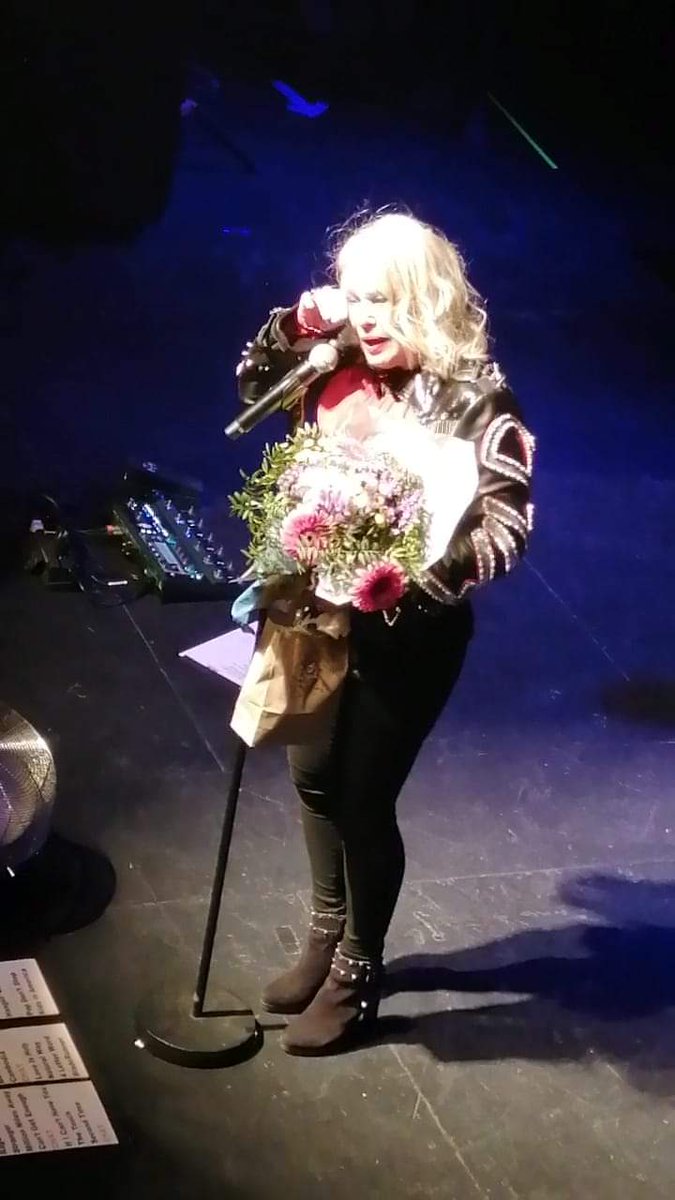CLAIREDEBUIRE's tweet photo. @kimwilde Little tear. We really missed you too. Come back quickly with the gang in Paris! Merci! https://t.co/2aYCA9S35V