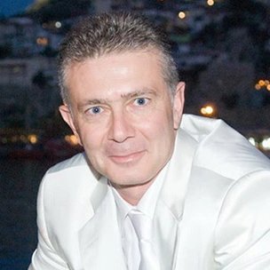 DCersei's tweet photo. ΑΥΤΟ ΕΙΝΑΙ ΤΟ 55ΧΡΟΝΟ ΚΤΗΝΟΣ που σκότωσε την κοπέλα. Να βρούμε και το όνομά του .... 
#καβαλα #tlive #γυναικοκτονια https://t.co/kCqyv77WBR