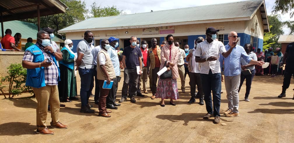 AdamSsenyondo's tweet photo. The Minister of State for Refugees hon @EstherAnyakun  is leading a delegation of donors and other stakeholders to Nakivale and Kisoro district to assess the Congolese refugee influx in Southwest Uganda.
#BuildingUG https://t.co/SOTglnuIwW