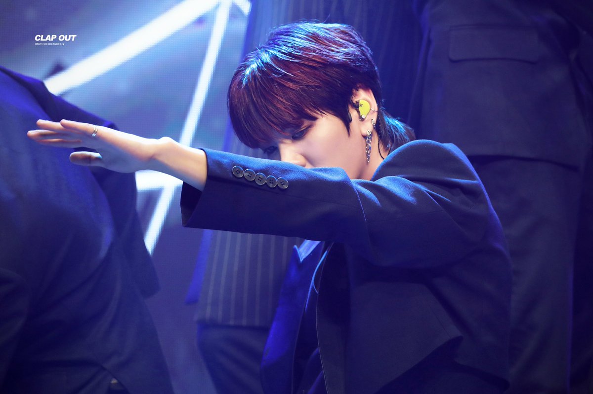 ClapOut_980506's tweet photo. 220103 HQ #업텐션 #환희 #UP10TION #HWANHEE 생일축하해😗😗 #HAPPYHWANHEEDAY
#환희가_온_날_환희로_가득해 https://t.co/o2tUikn6Mw