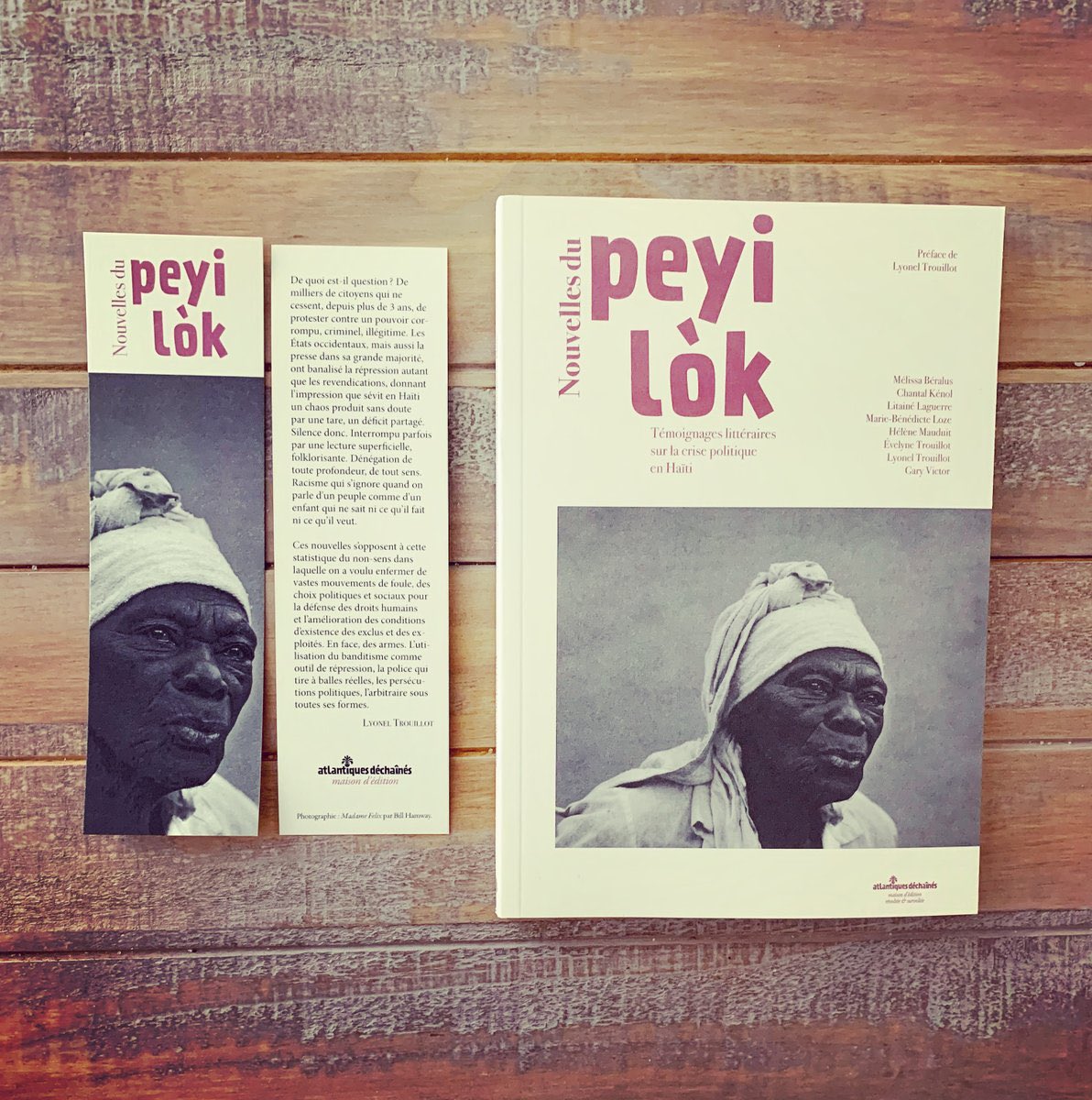 atlan_dechaines's tweet photo. URGENT
Le grand écrivain Lyonel Trouillot, qui a préfacé et porté « Nouvelles du peyi lòk », est de passage en France. 
Nous cherchons une librairie pour accueillir une rencontre avec lui le mardi 24 mai au soir, sur Paris ou la petite couronne.
Retweeter c’est déjà nous aider.🙏 https://t.co/tyobDfYSAF