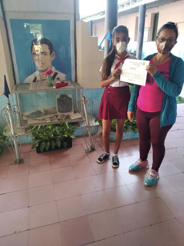 BoschTroadio's tweet photo. La pionera Dayenis Pérez de la Torriente, recibe premio en el Festival Aficionados al Arte
#SomosCuba
#SomosContinuidad
#EducaJM https://t.co/cwh9aVuWJP