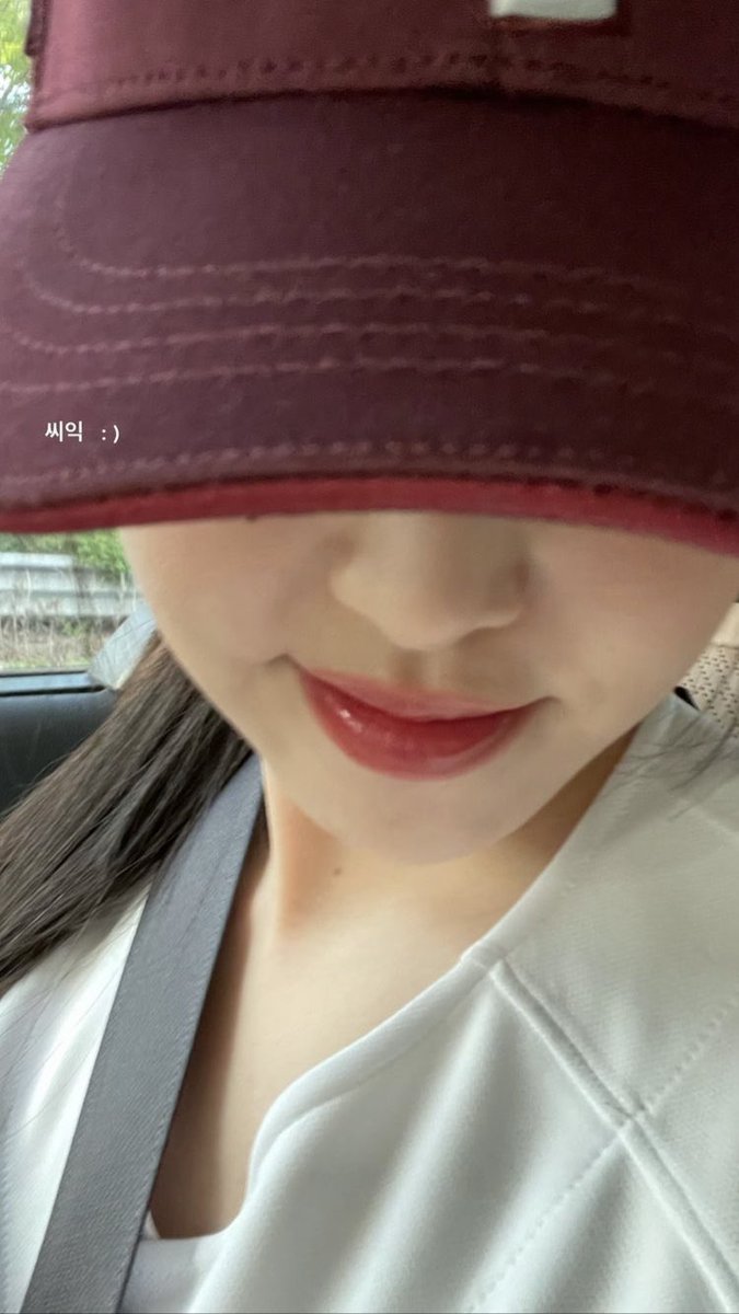 TurkeyYuju's tweet photo. 220506 | Yuju Instagram Story Güncellemesi.

“Minik sırıtma :)” https://t.co/6AgzPhp4FP