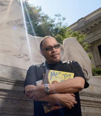 ✨It’s Floyd Cooper Day!! ✨

Just Us Books is proud to join <a href="/CBCBook/">Children's Book Council</a> <a href="/brownbookshelf/">The Brown Bookshelf</a> &amp; readers every in celebrating Floyd, a talented, generous and tremendously missed creator and friend.

Please join us! Resources/events 👇🏽

everychildareader.net/cbw/floyd-coop… 

#FloydCooperDay