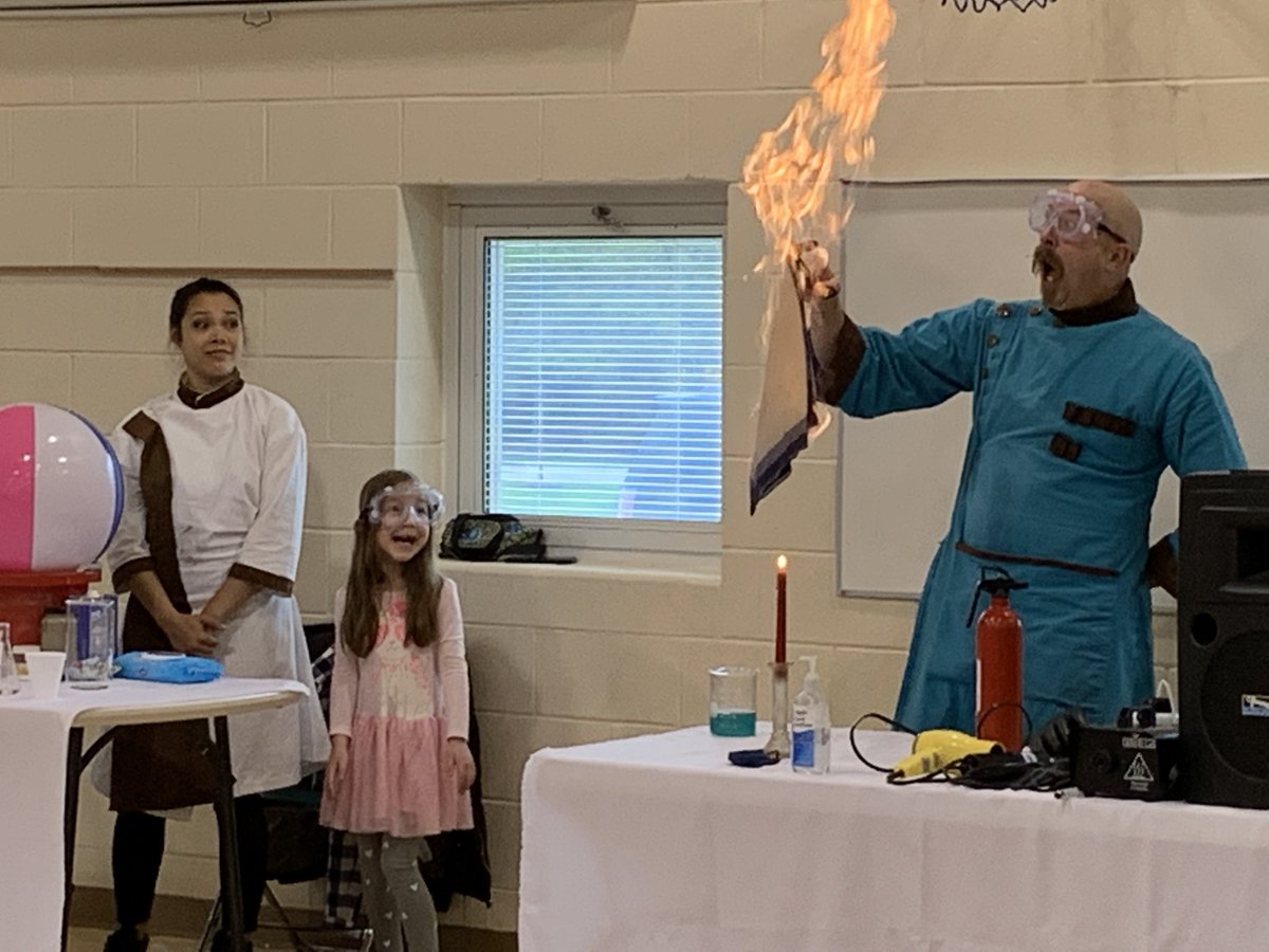 SH67Science's tweet photo. We had a fantastic time with our Visiting Scientist! Thank-you @Spiritof67LF! @LakeForestSD67 #sheridanshines #findingjoy67 https://t.co/r7f0i341dL