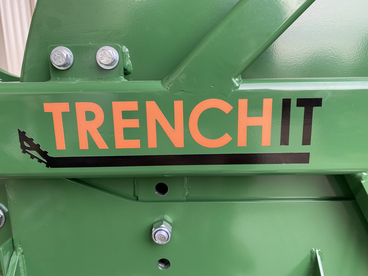 cliffwstewart's tweet photo. New Stock of TRENCH IT trenchers have arrived on this beautiful Friday morning! @STECEquip @trenchitnz @life_turf @BCSTEC9 @johnwwhite7 @fieldandfair 🚜🚜😍😍 https://t.co/U8vUpEAYcH