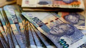 SAfmRadio's tweet photo. [NOW]On #SAfmLivingRedefined its time for our #RelationshipFeature 
Today we talk all things #Money within a relationship 
How do you bring up to #MoneyConversation in your relationship? 
Is it ever too soon to discuss money? 
Should you know what your partner makes?
Thoughts? https://t.co/zO0AP0UEbO