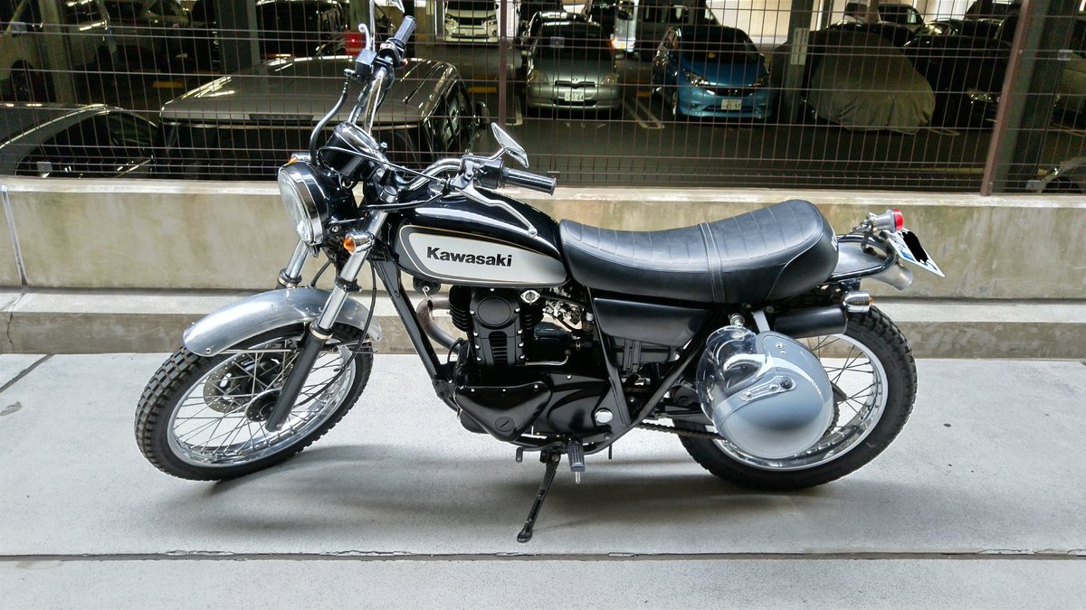 tr250格安 値下げしました。 7/8売約済2007年 250TR フルカスタム車両 マットブラックオールペン