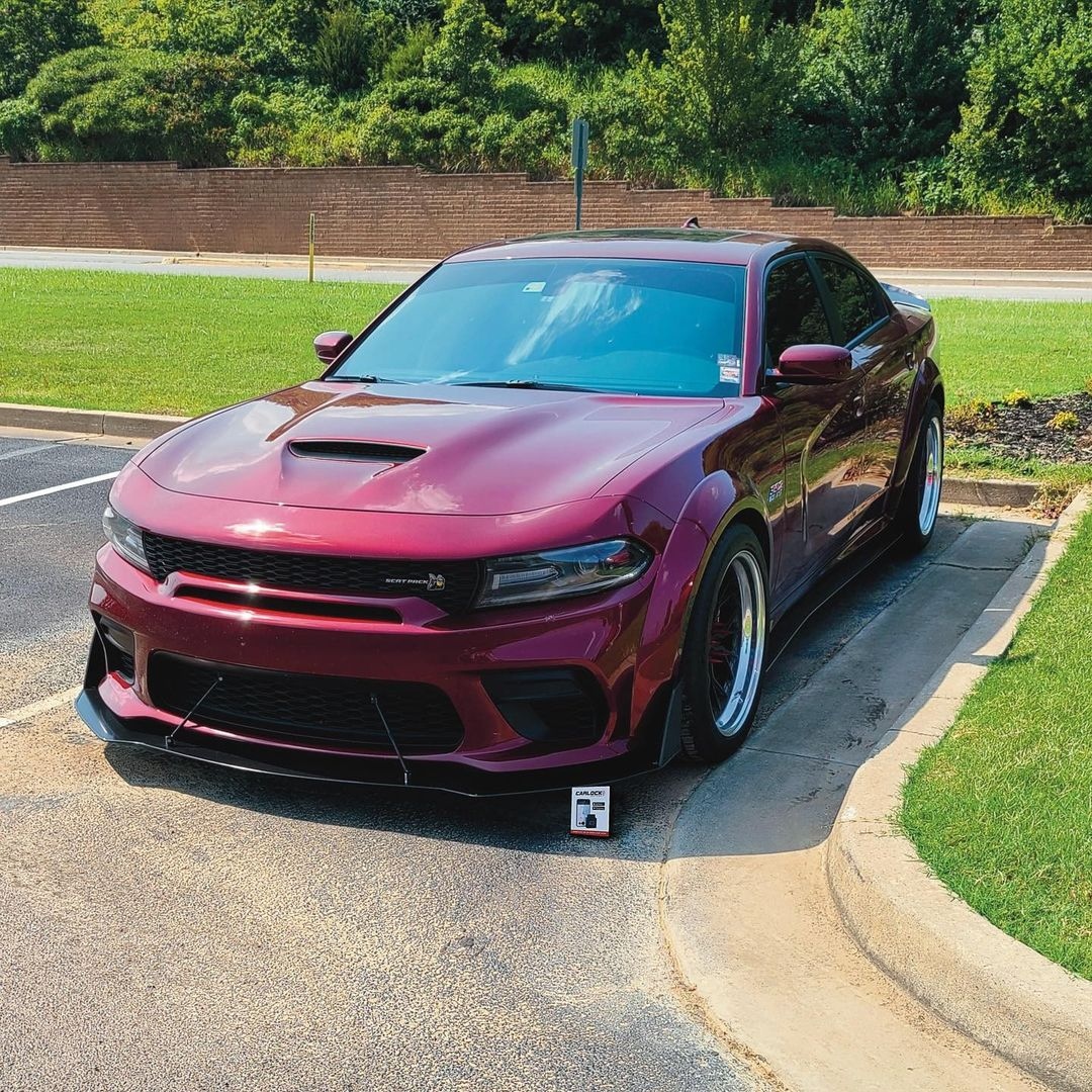 Carlock6's tweet photo. It's time for Front end Friday! 🚘
.
.
Car owner: @missbehavior__
#392club #scatpackcharger #dodge #trackergps #carprotection https://t.co/gYHiC4qSys