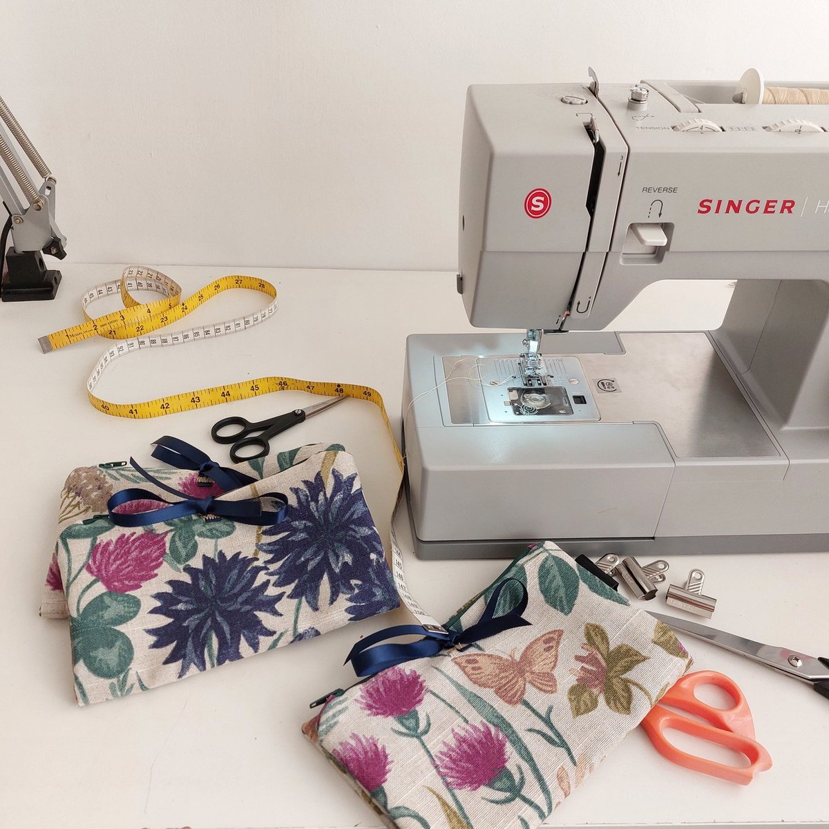 SINGERCO's tweet image. Measure, cut, sew (but not always in that order). #SingerSewing

📸: "olganna_uk" on Instagram