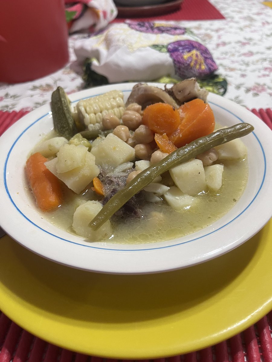 MatamorosGuridi's tweet photo. A comer… #CaldodeOlla by #GregoriaCordero https://t.co/D777AWGNdO