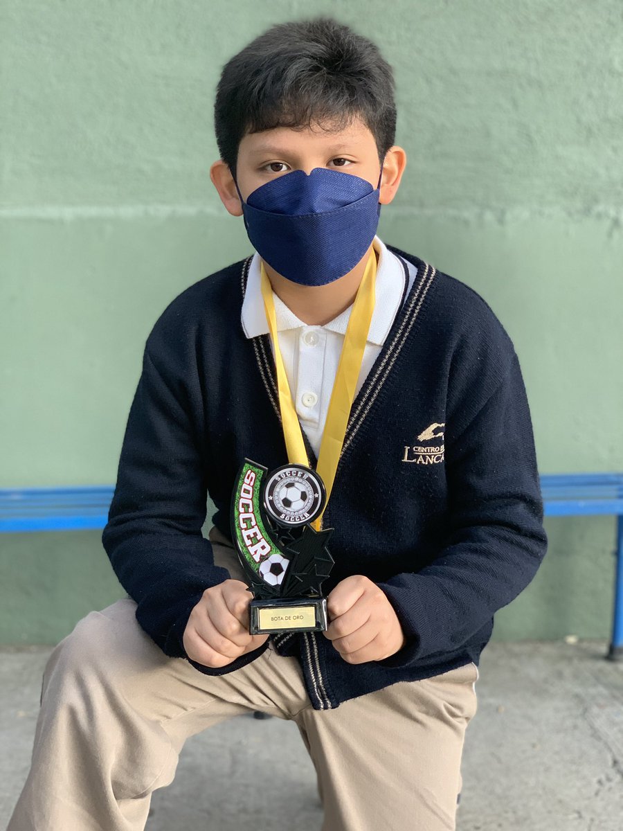 MissLClau's tweet photo. Excelente desempeño de 4to grado en el torneo; en la rama varonil obtuvieron trofeo en las categorías: “Guante de oro”, “Balón de oro” “Great player” y “Bota de oro”. ¡Felicidades a todos! @primlancaster https://t.co/J7IOEHBzyK