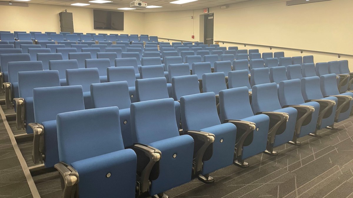 Sedia_Systems's tweet photo. The University of Arizona – Cesar E. Chavez Building

#SeatingSolutions #FixedSeating #AuditoriumSeating #HigherEducationDesign https://t.co/o8Qf6eNerH