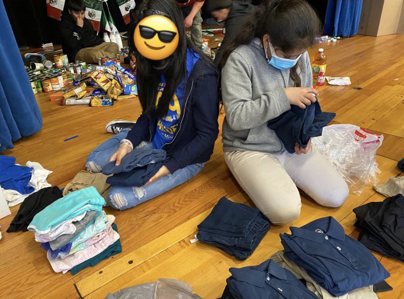 CREWatDISD's tweet photo. Sorting our first round of donations for Sylvia’s Closet- a food and uniform pantry for our community!#BetterWorldDay @ELeducation @DISDSoutheast @TrusteeHenry https://t.co/csNC0IFqsJ