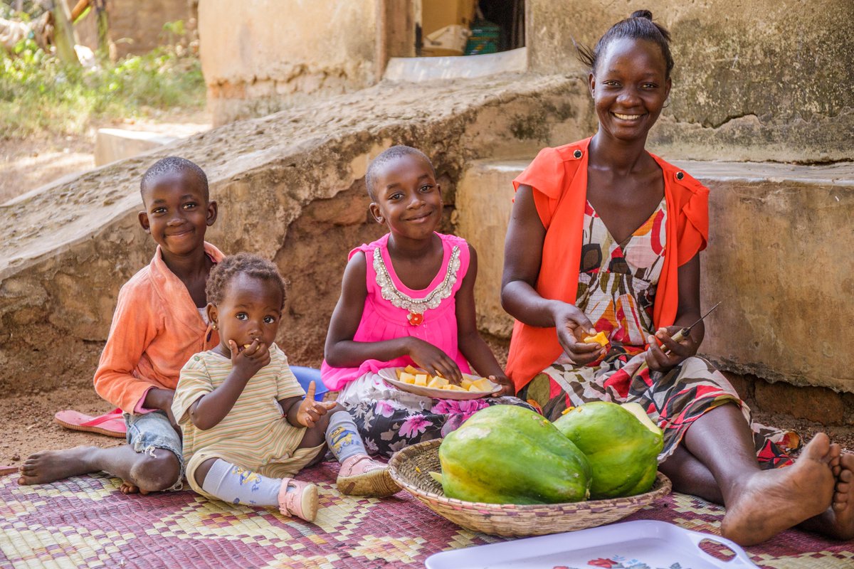Heifer's tweet photo. When women have control over their income, they reinvest in their families.

🌽Everyone eats nutritious food.
📚Kids go to school.
💊Families get better health care.

And women work together, they can transform entire communities! https://t.co/jPPnnXJECg